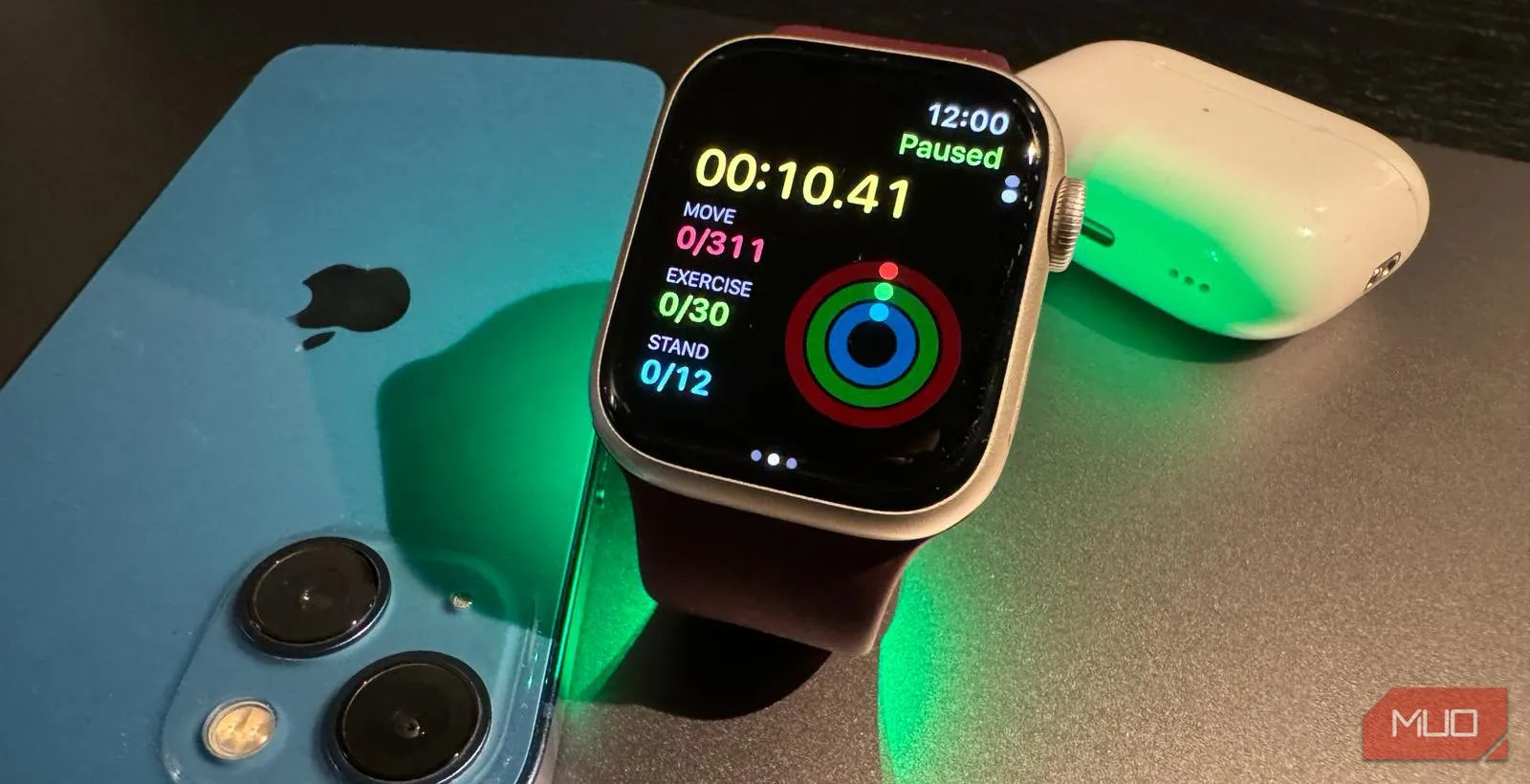 Apple Watch Series 9 đang hiển thị giao diện tập luyện