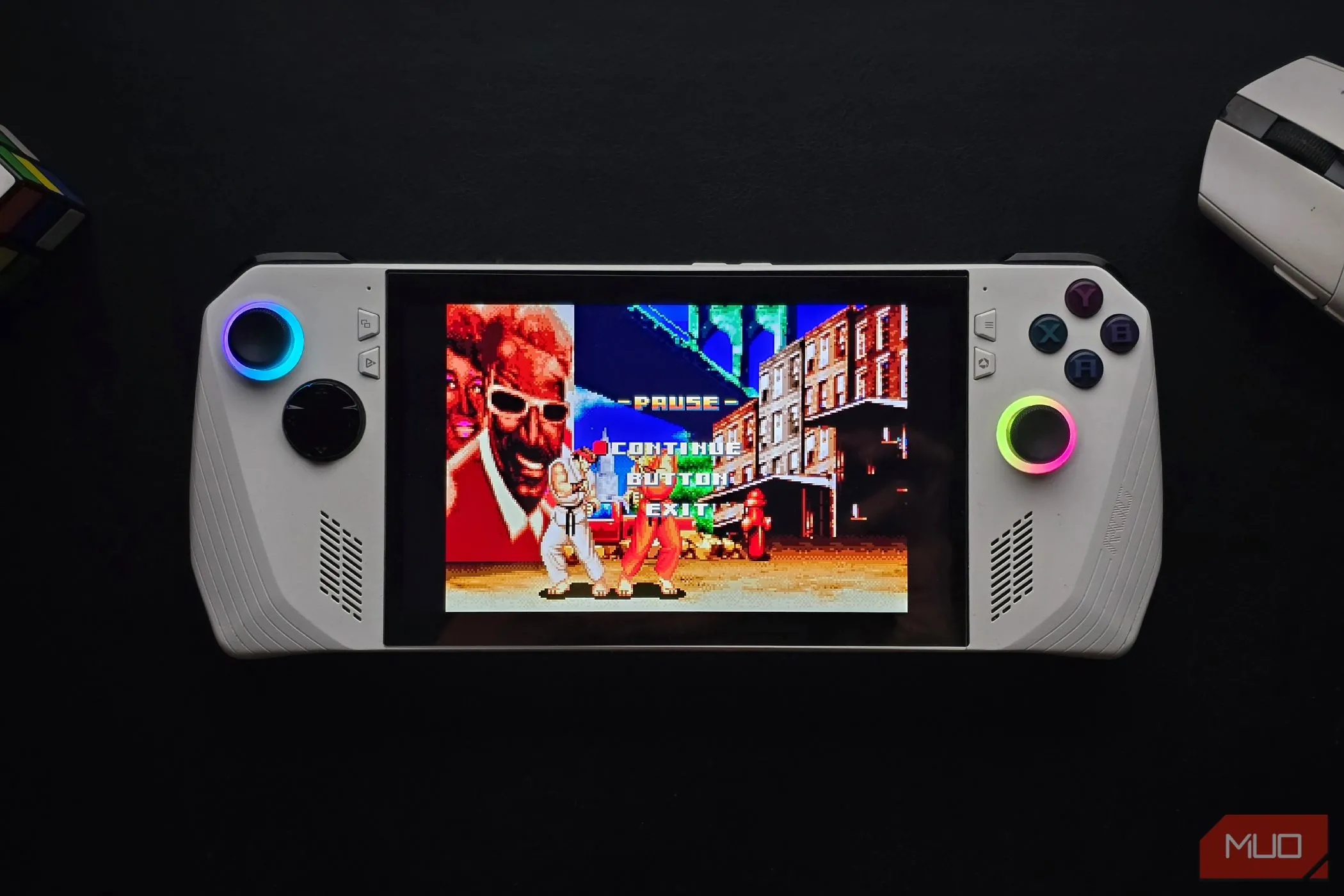 ASUS ROG Ally chơi Super Street Fighter II bằng giả lập RetroArch