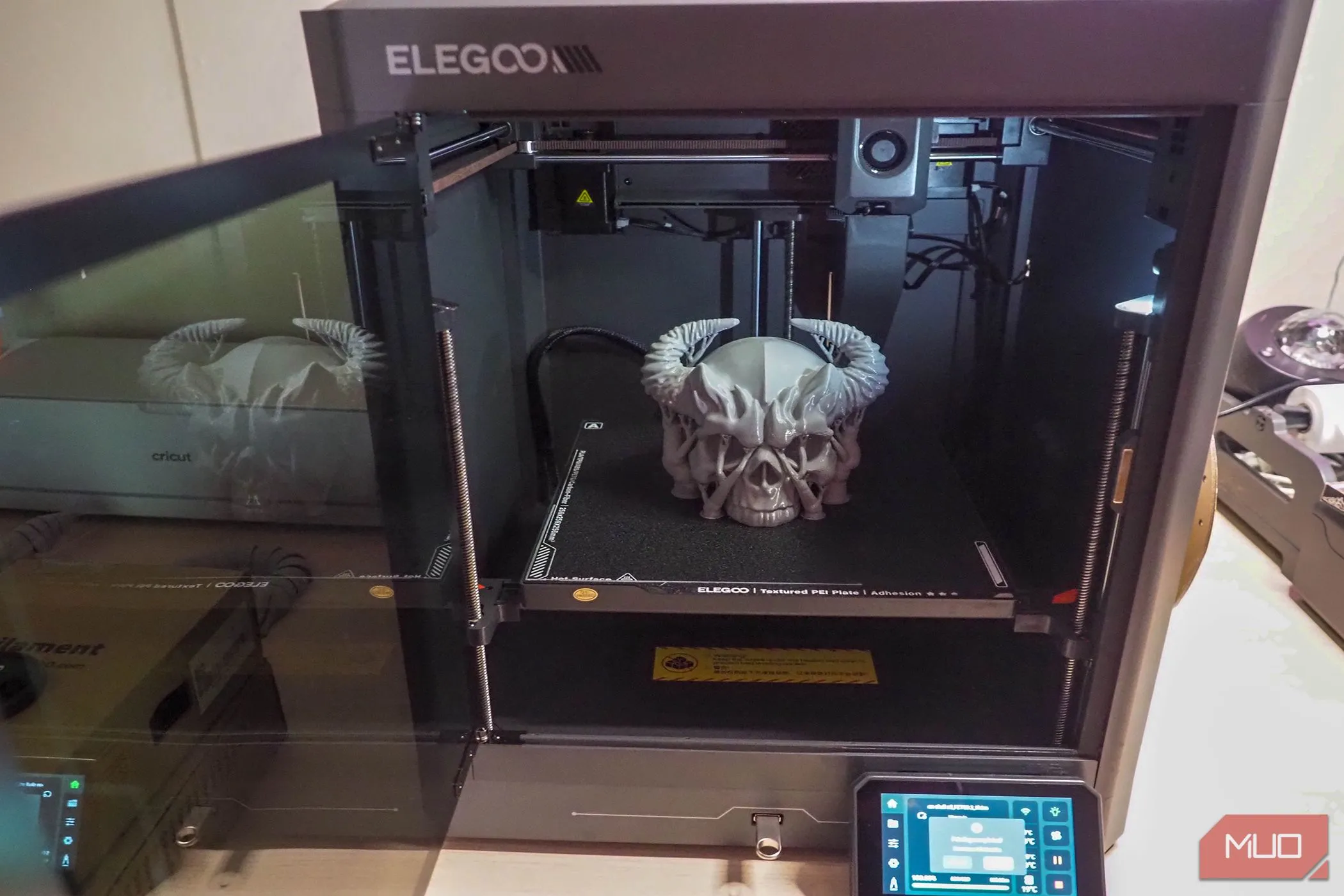 Bản in 3D hình đầu lâu đã hoàn thành với chất lượng chi tiết từ Elegoo Centauri Carbon