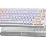 Bàn phím Lemokey P1 HE màu trắng với đèn RGB sáng rực, thể hiện thiết kế tinh tế và hiện đại.