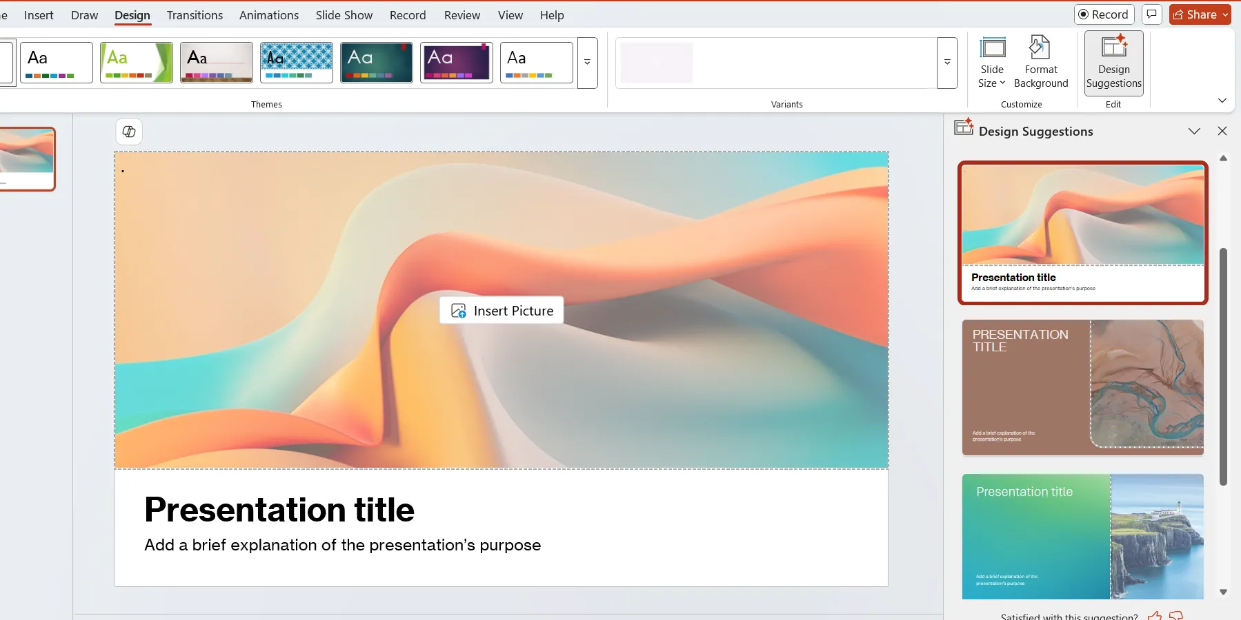 Bảng điều khiển Design Ideas (Ý tưởng Thiết kế) trong PowerPoint, hiển thị các bố cục gợi ý cho slide.