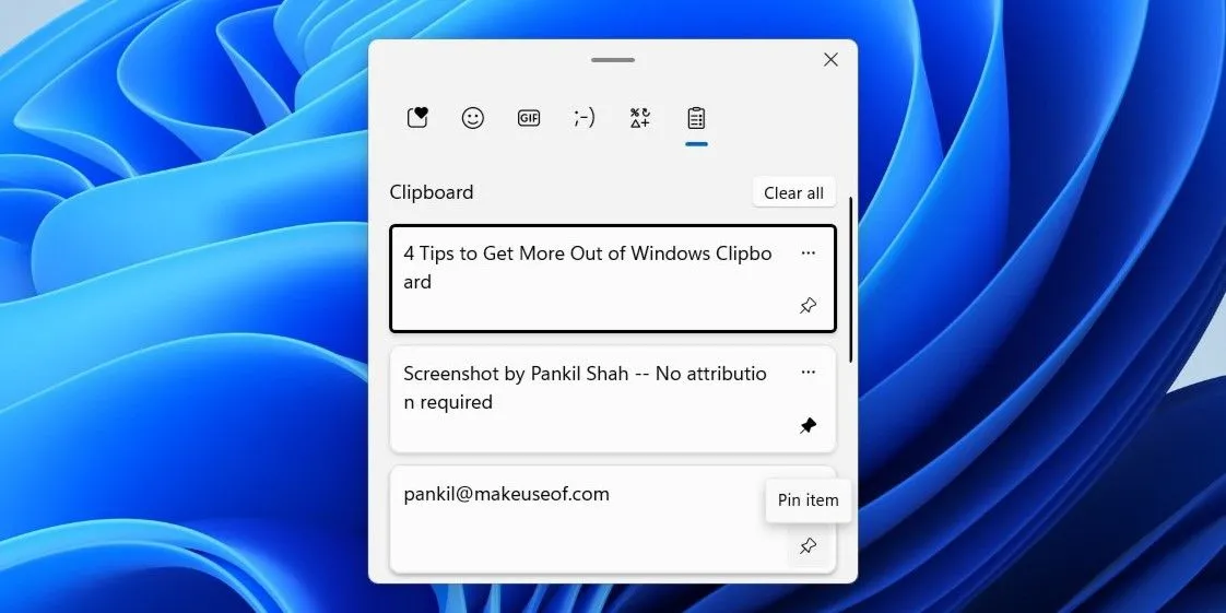 Biểu tượng ghim mục trong ứng dụng Clipboard Windows 11 được đánh dấu