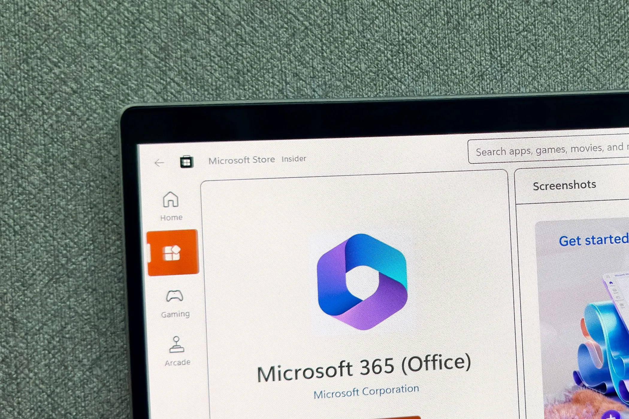 Biểu tượng ứng dụng Microsoft 365 (Office) trên màn hình Microsoft Store, thể hiện sự sẵn có của bộ công cụ văn phòng