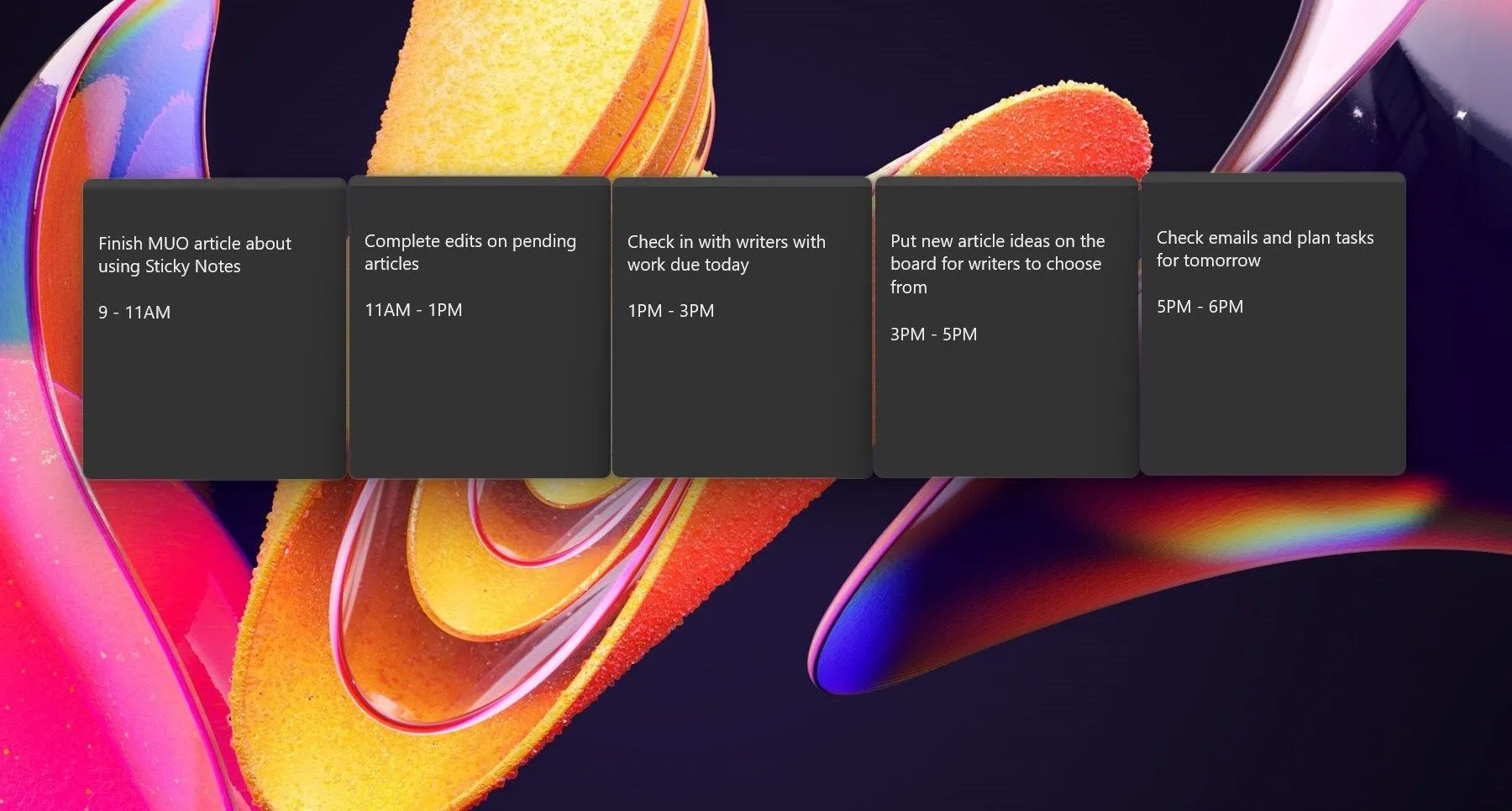 Các khối thời gian được tạo trực quan bằng Sticky Notes trên desktop Windows để quản lý tác vụ