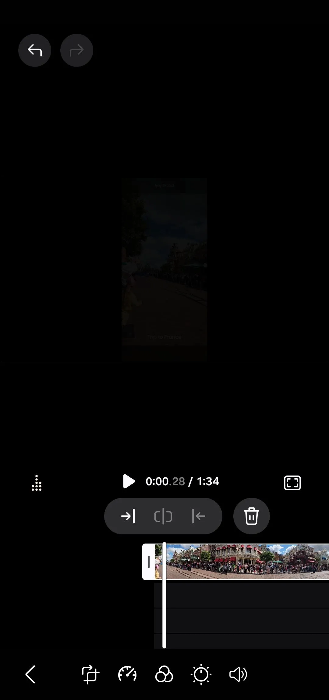 Các tùy chọn chỉnh sửa chi tiết cho một đoạn video trong Samsung Studio, bao gồm điều chỉnh tốc độ, áp dụng bộ lọc và cắt khung hình.