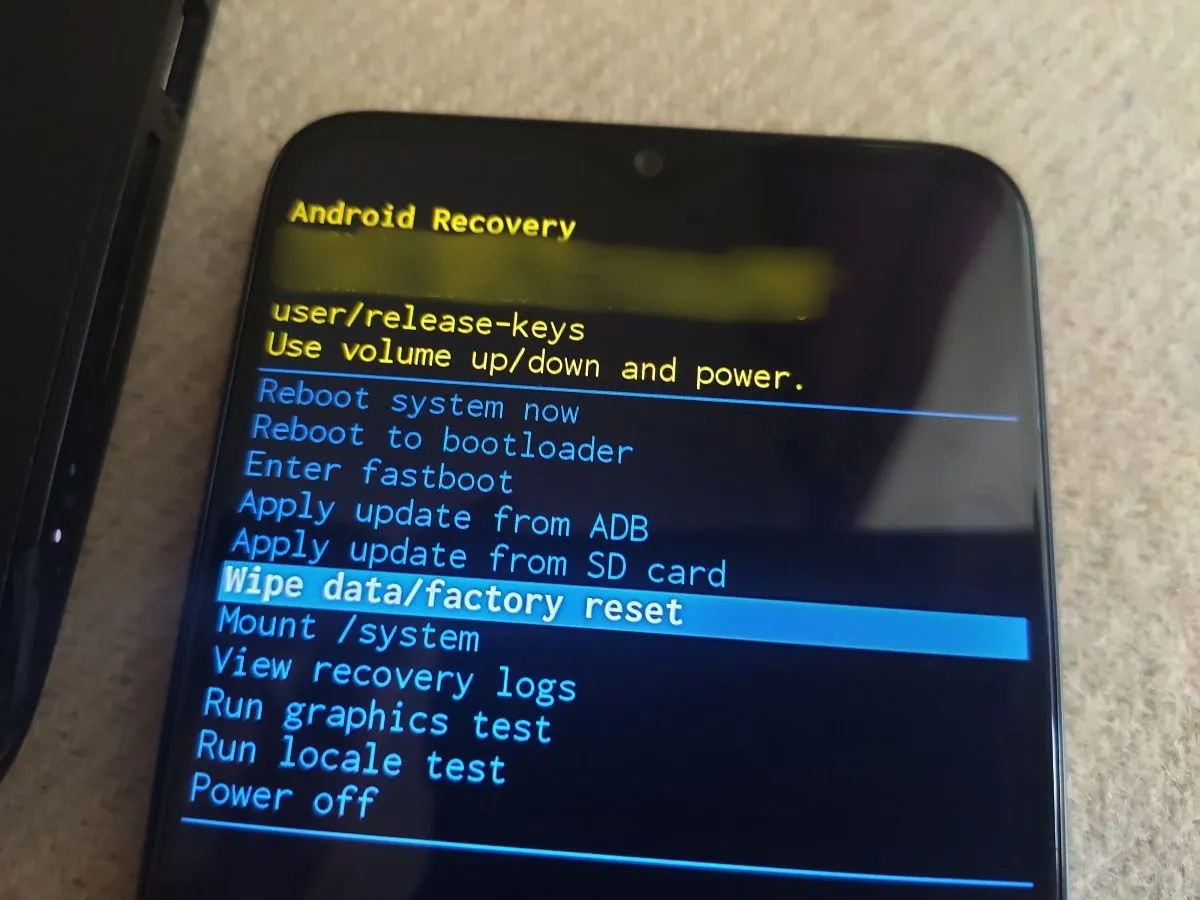 Các tùy chọn trong chế độ phục hồi (Recovery Mode) của Android, bao gồm Wipe cache partition