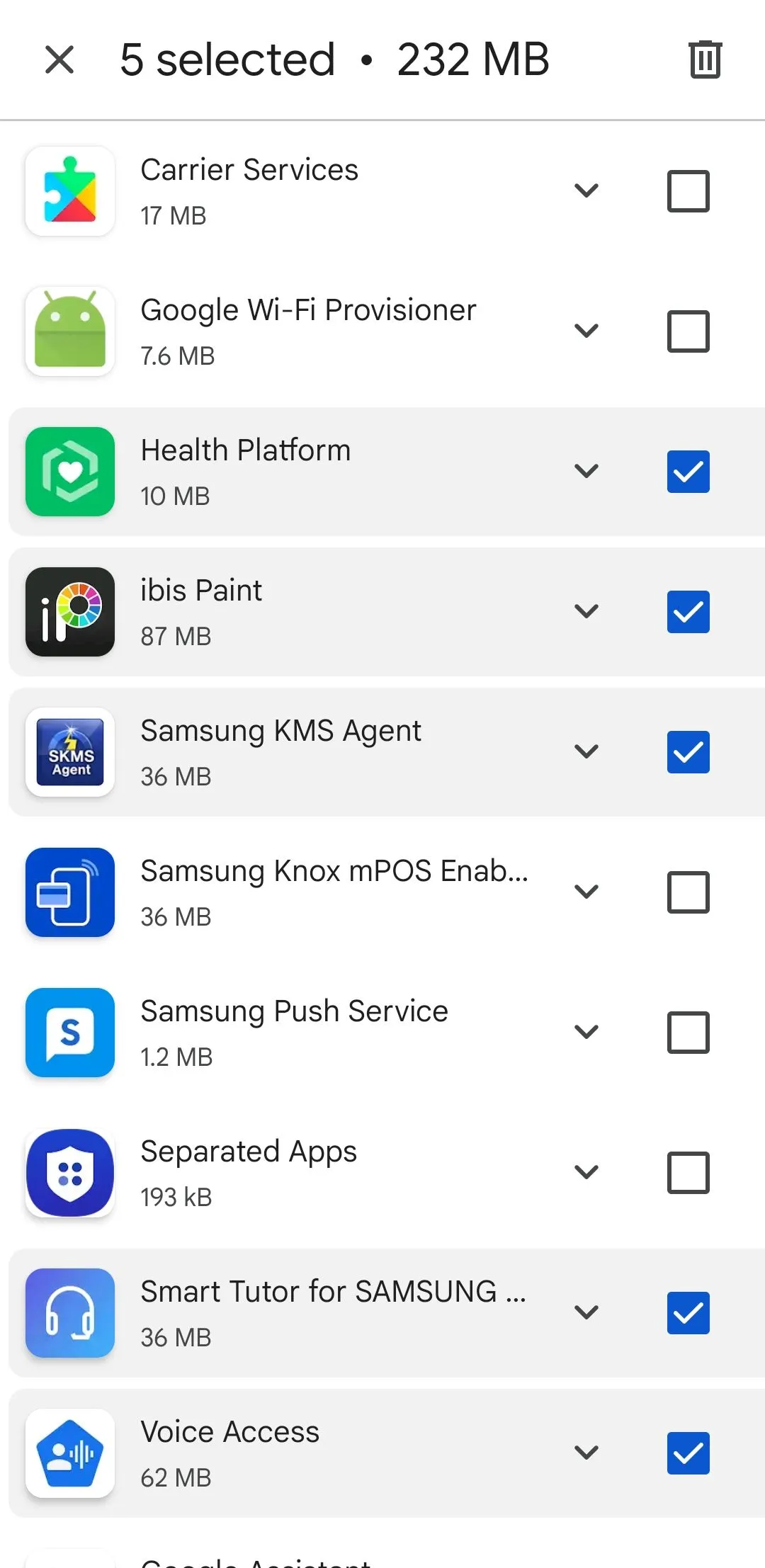 Các ứng dụng được chọn trong tab Quản lý của Google Play Store trên Android để gỡ cài đặt hàng loạt