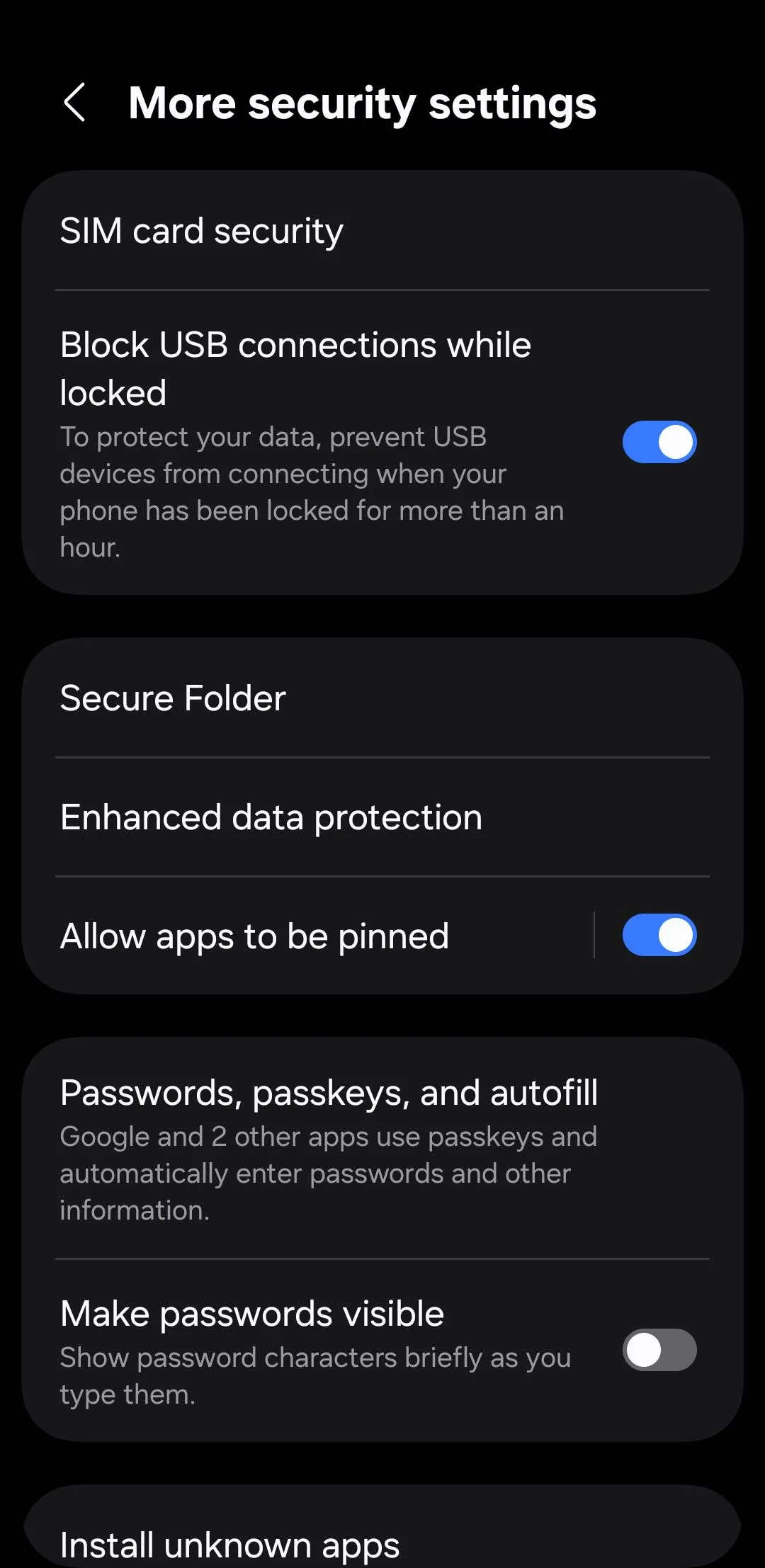 Cài đặt Bảo mật và Quyền riêng tư (Security and privacy) trên Android, nơi người dùng tìm thấy các tùy chọn nâng cao như chặn kết nối USB khi điện thoại bị khóa.