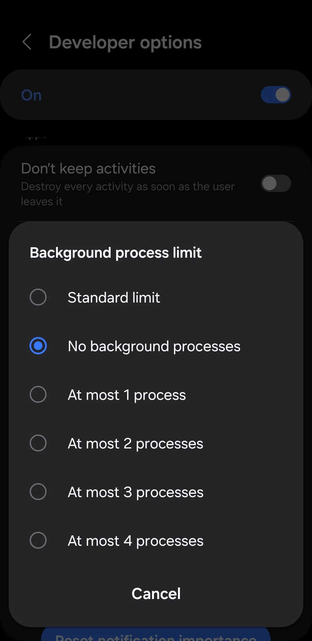 Cài đặt giới hạn quy trình nền (Background process limit) trong Tùy chọn nhà phát triển trên Android, giúp tối ưu hóa hiệu suất thiết bị.