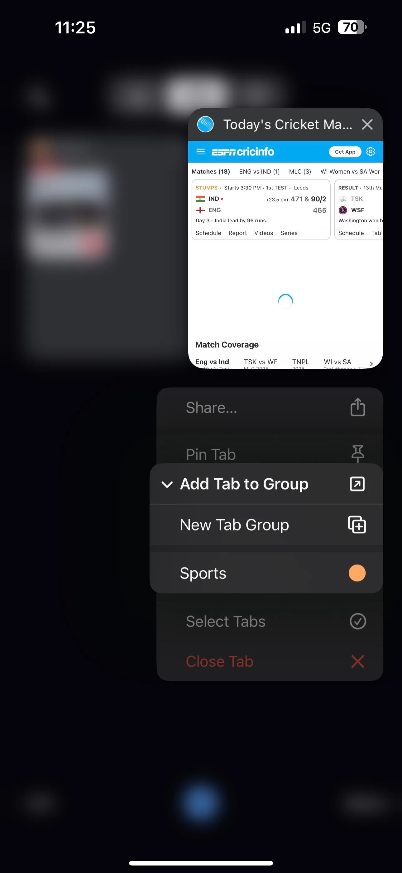 Chọn Nhóm Tab để thêm tab vào trên Chrome (iPhone)
