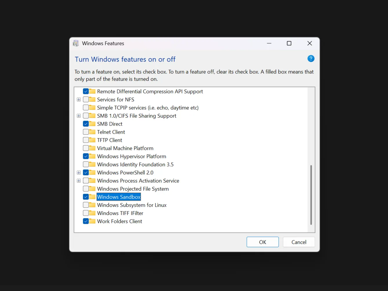 Cửa sổ &quot;Turn Windows features on or off&quot; hiển thị tùy chọn Windows Sandbox được đánh dấu đã bật, cho phép thử nghiệm tệp trong môi trường an toàn.