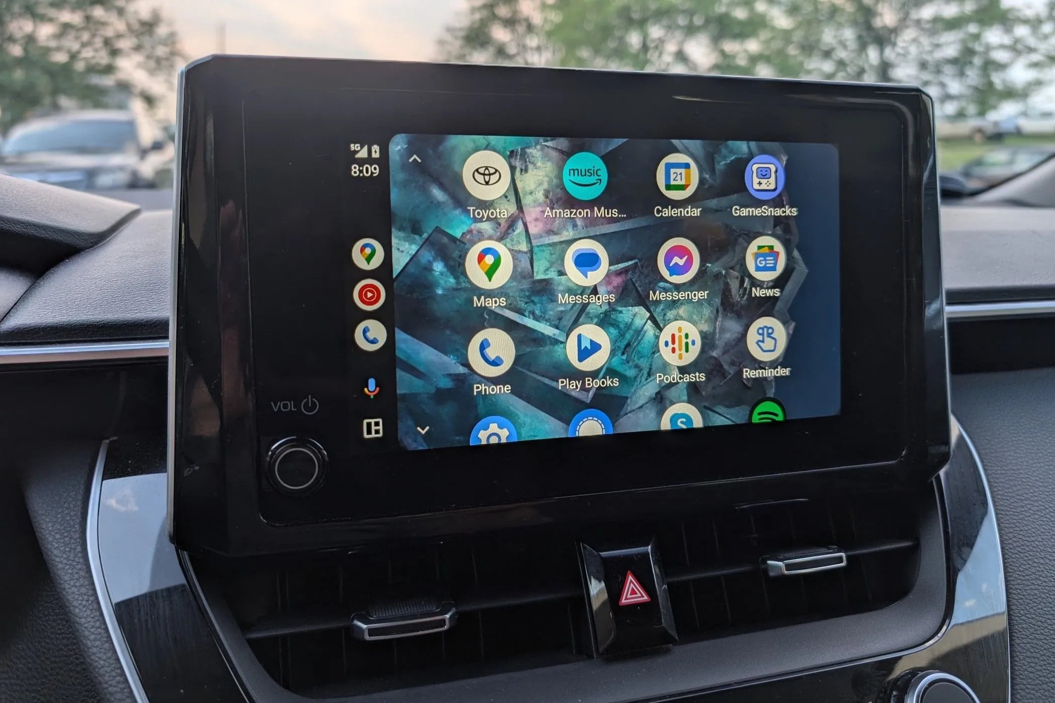 Danh sách ứng dụng Android Auto trên màn hình xe hơi