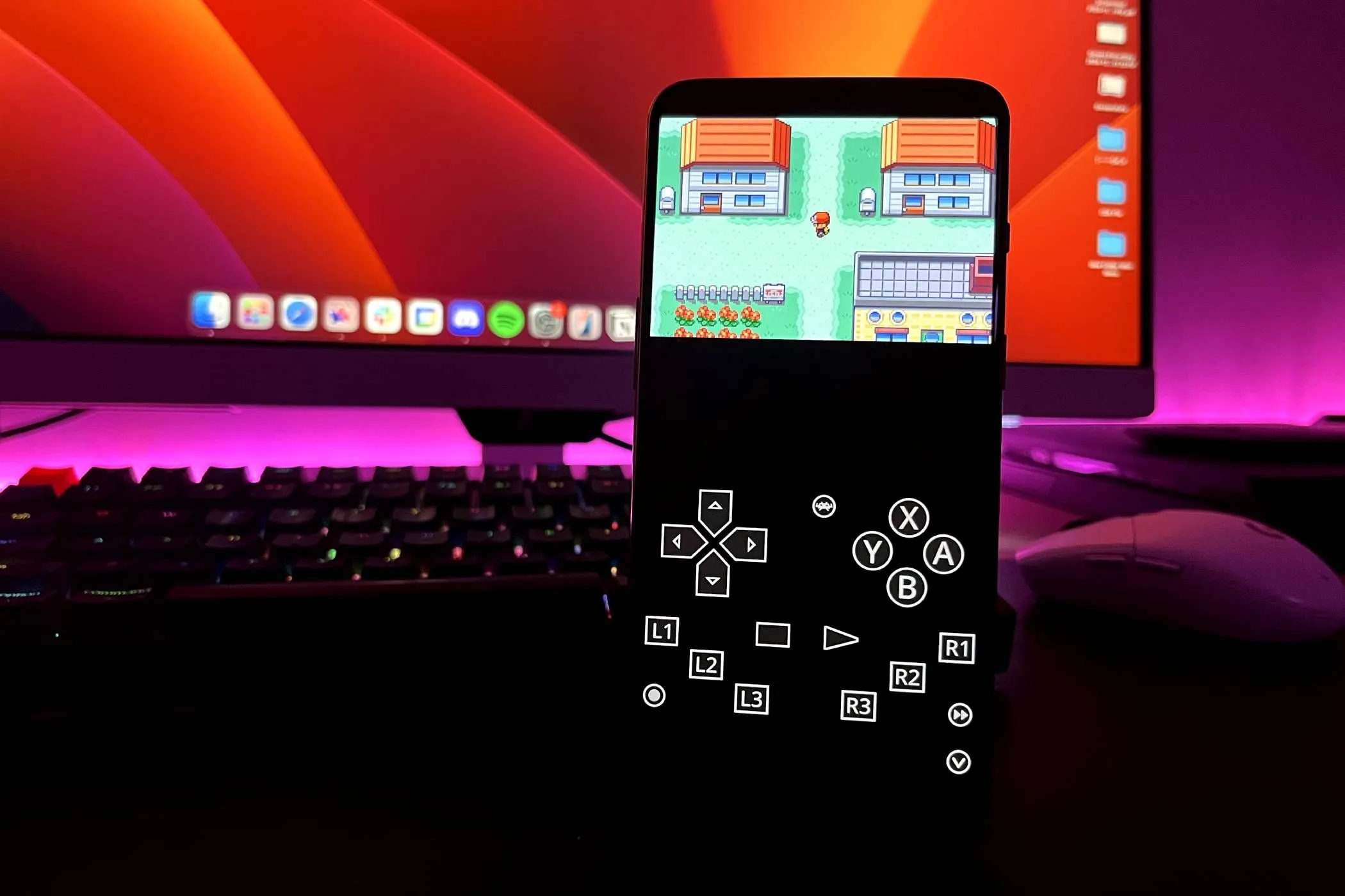 Điện thoại Android cũ đang chạy game Pokémon: Fire Red qua giả lập RetroArch, thể hiện khả năng biến thành máy chơi game di động