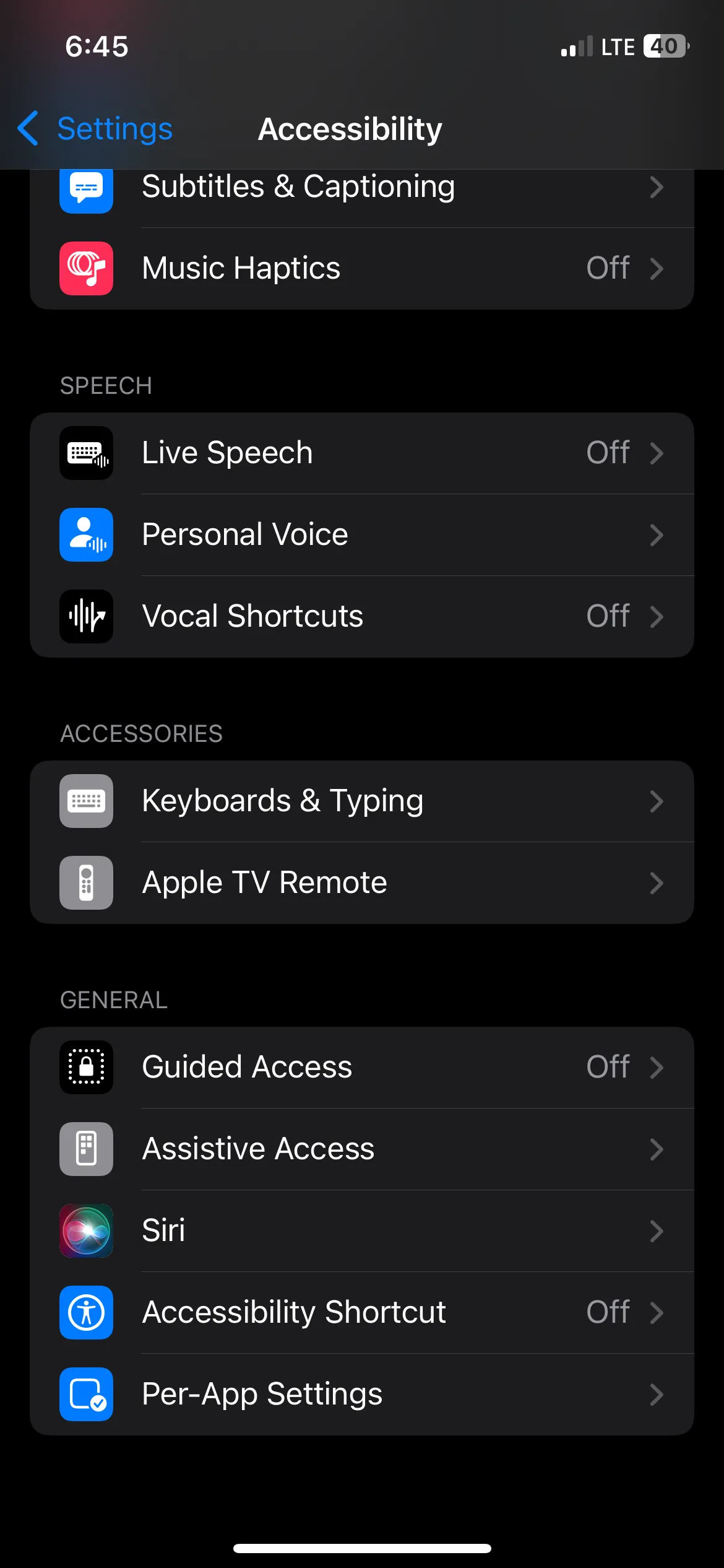 Điều hướng đến tính năng Gõ Nổi trong cài đặt trợ năng iPhone