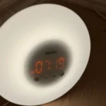 Đồng hồ báo thức mô phỏng bình minh giúp cải thiện chất lượng giấc ngủ