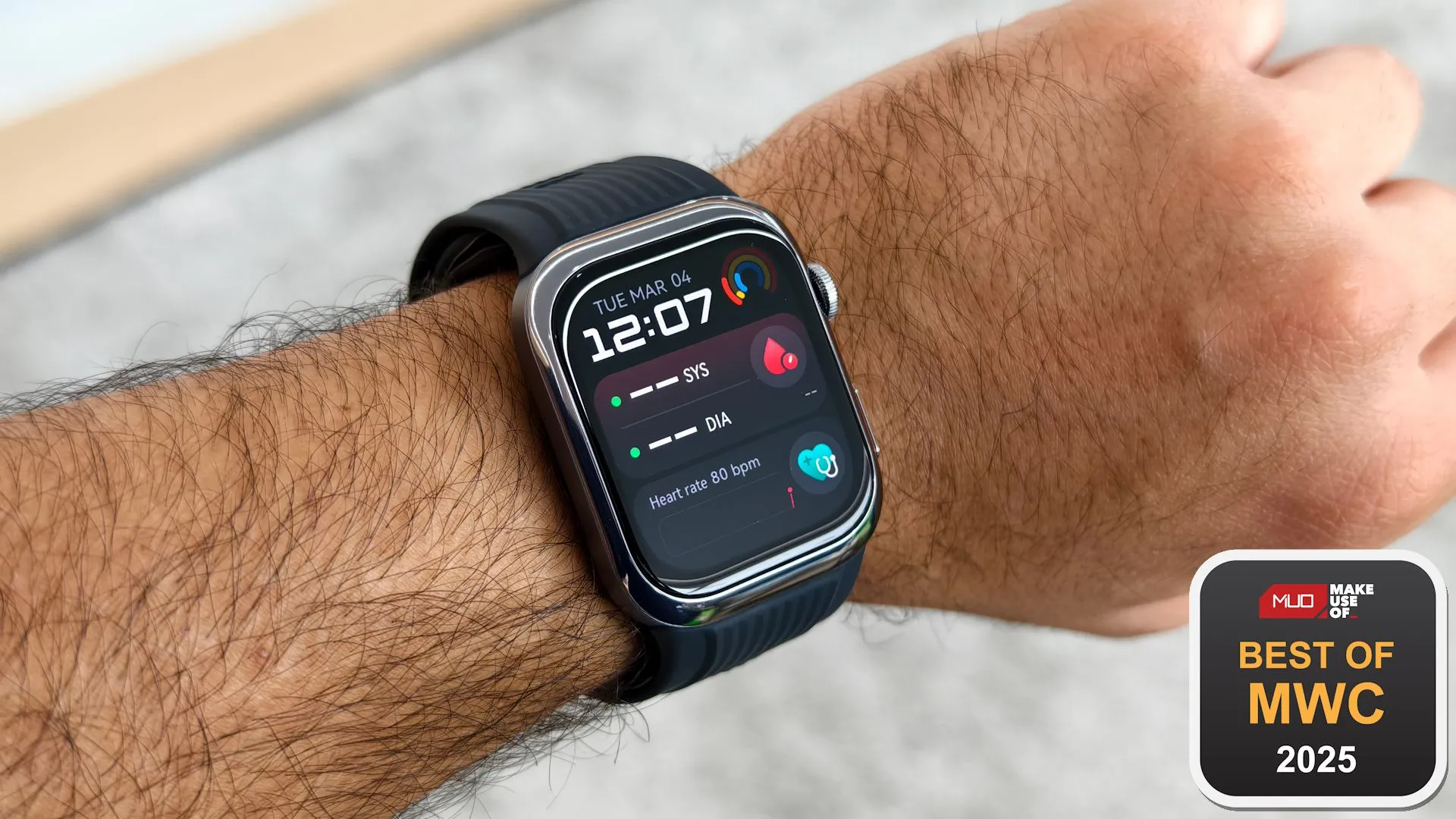 Đồng hồ thông minh Huawei Watch D2 tại MWC 2025 với giải thưởng và khả năng đo huyết áp