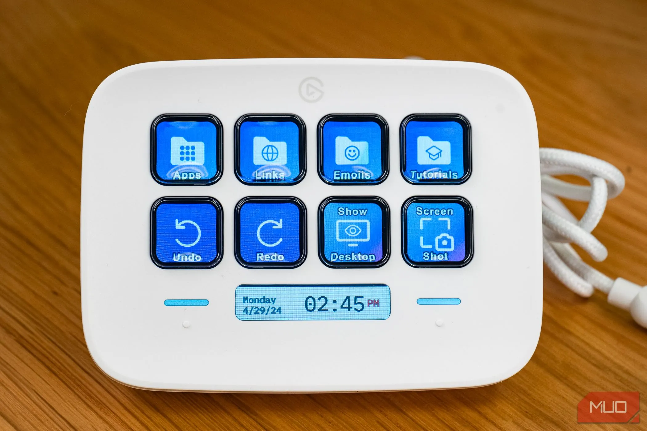 Elgato Stream Deck Neo hiển thị màn hình mặc định và giao diện người dùng