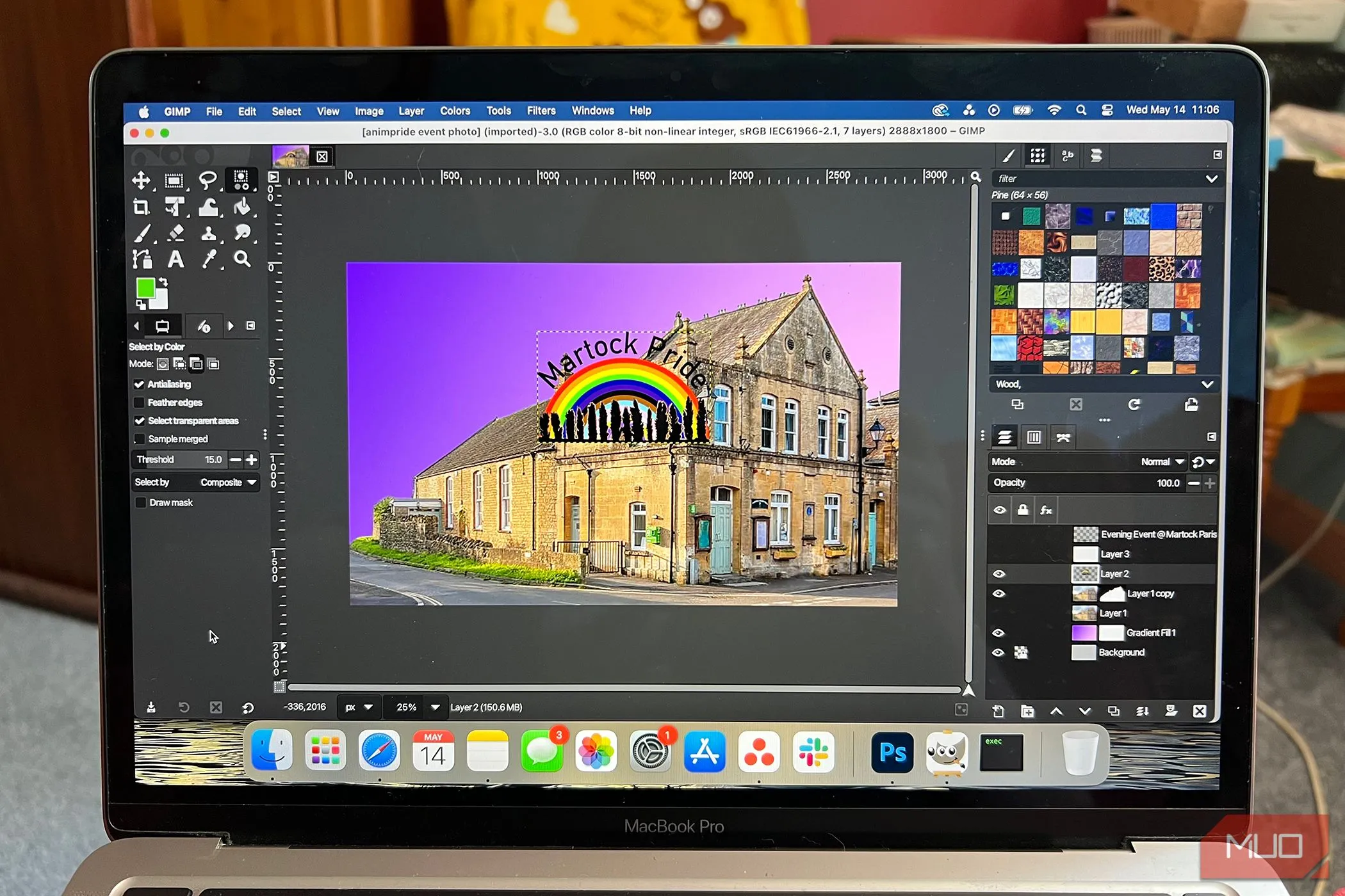 File PSD mở trong GIMP trên MacBook Pro, minh họa khả năng tương thích cao
