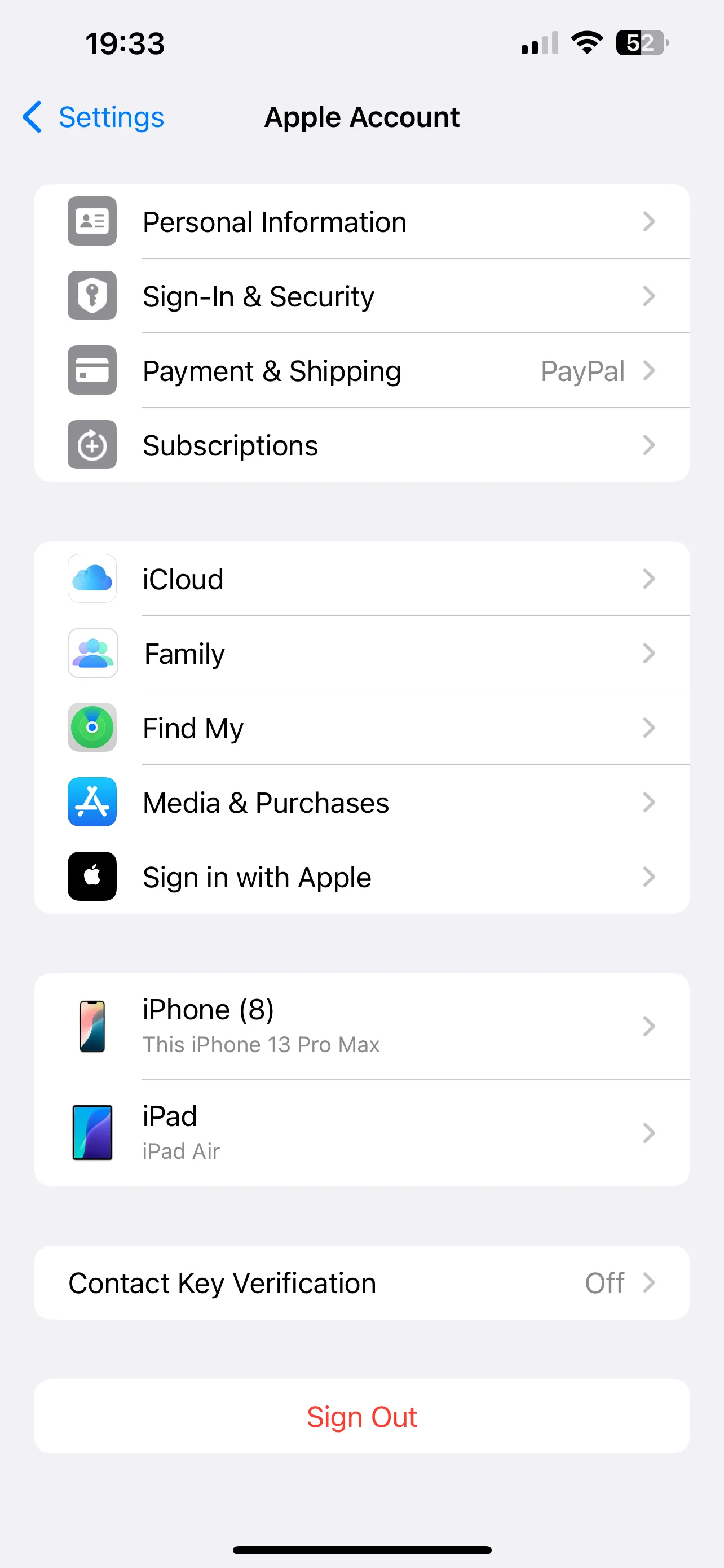 Giao diện cài đặt tài khoản Apple ID trên iPhone để truy cập iCloud và sao lưu