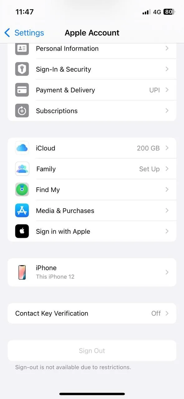 Giao diện cài đặt tài khoản Apple ID trên iPhone