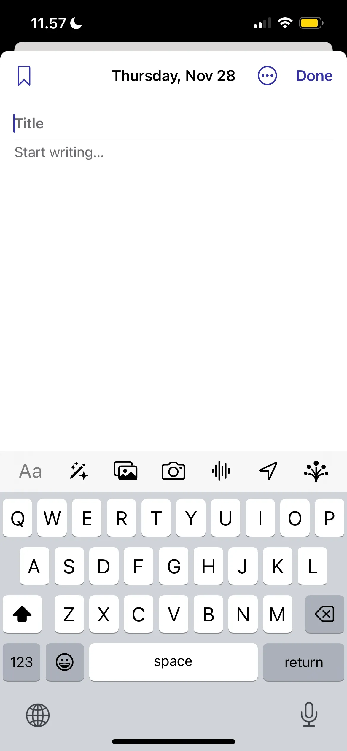 Giao diện chính của ứng dụng Nhật ký (Journal App) của Apple trên iOS, hiển thị các mục nhật ký đã tạo và tính năng tổng quan.