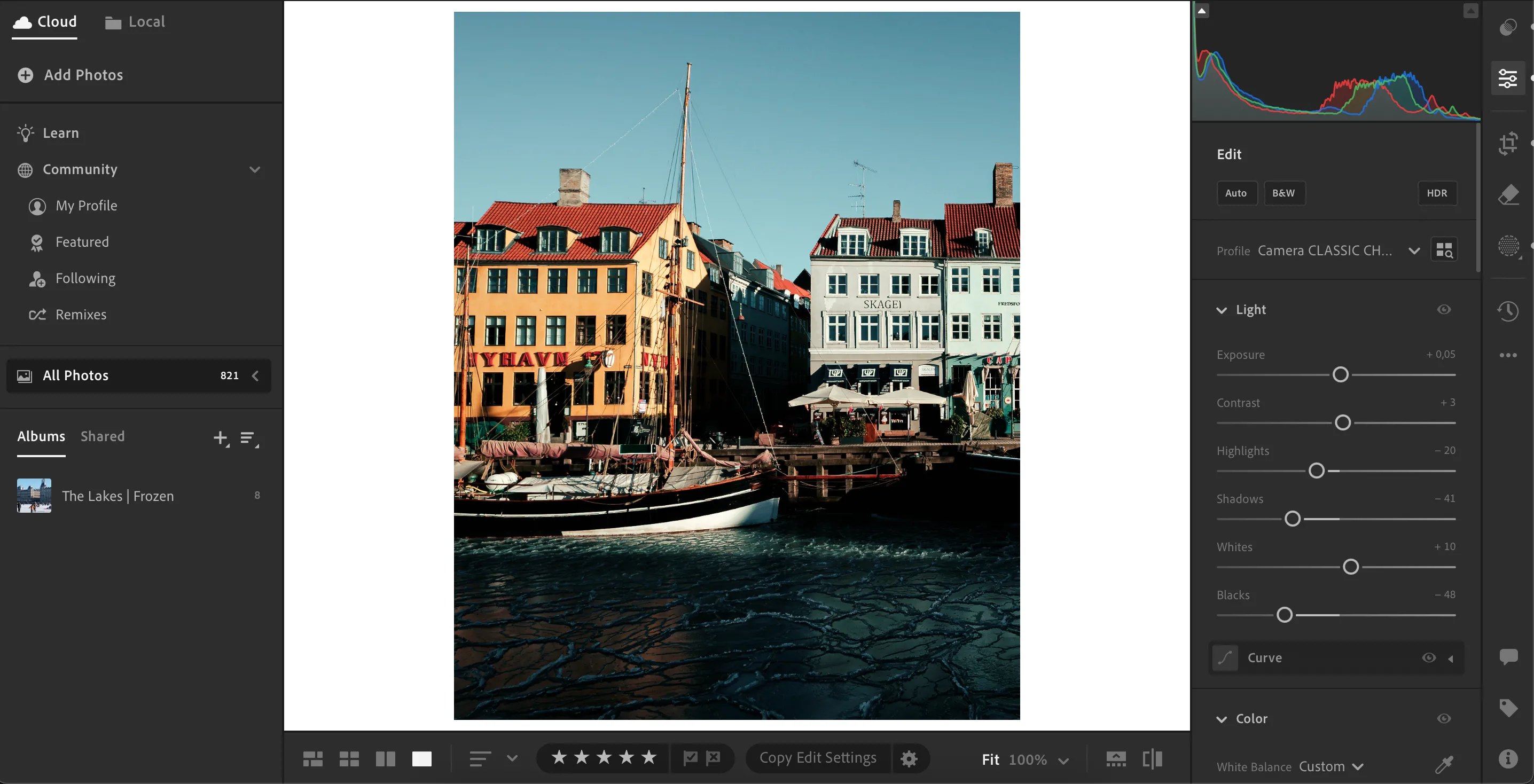 Giao diện chỉnh sửa ảnh trên ứng dụng Lightroom CC bản desktop, minh họa sự thân thiện và liền mạch.