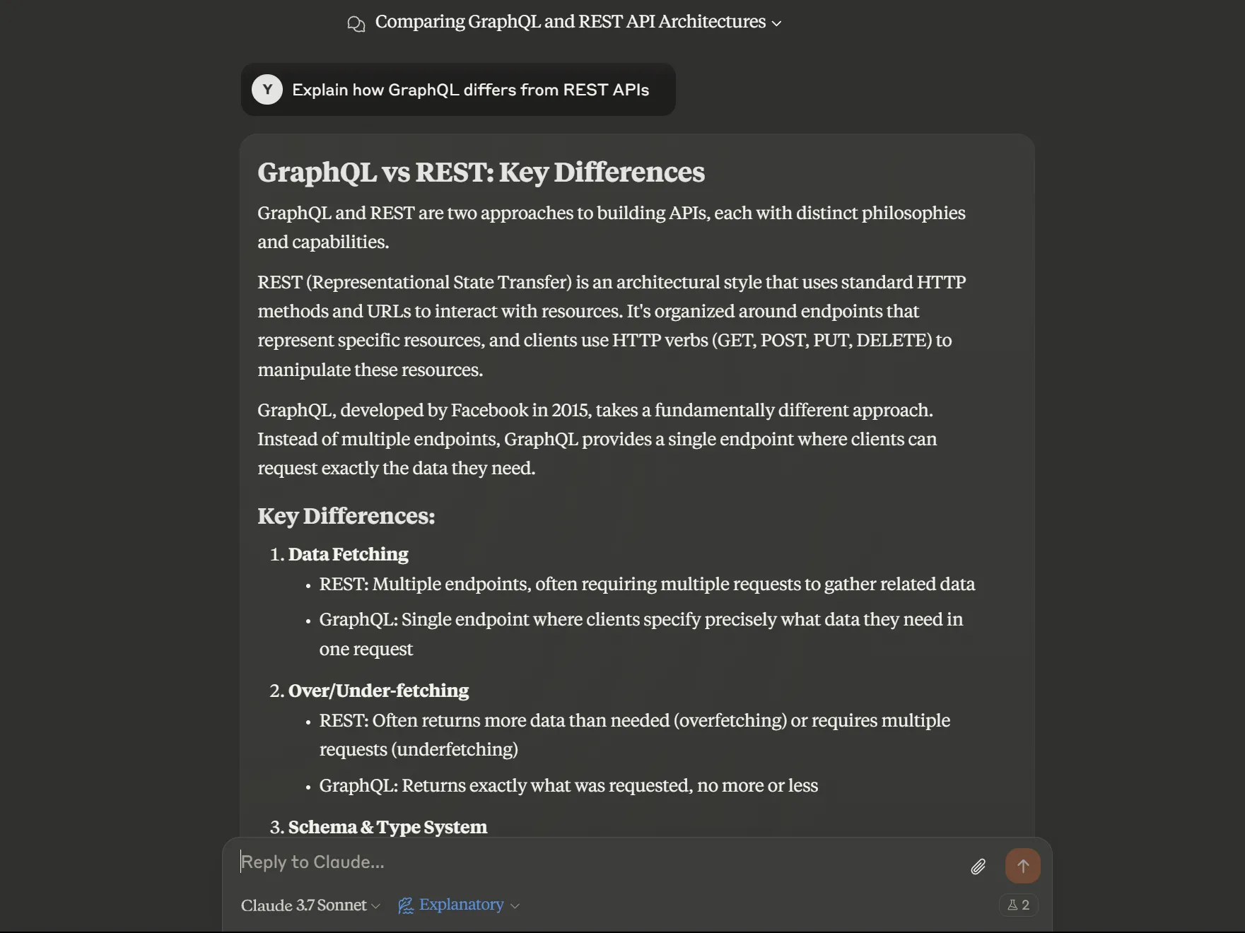 Giao diện công cụ AI Claude hiển thị phản hồi chi tiết về so sánh GraphQL và REST với phong cách giải thích