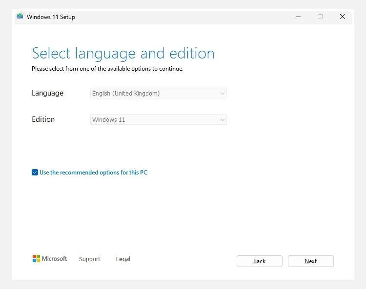 Giao diện công cụ tạo USB cài đặt Windows 11 Media Creation Tool