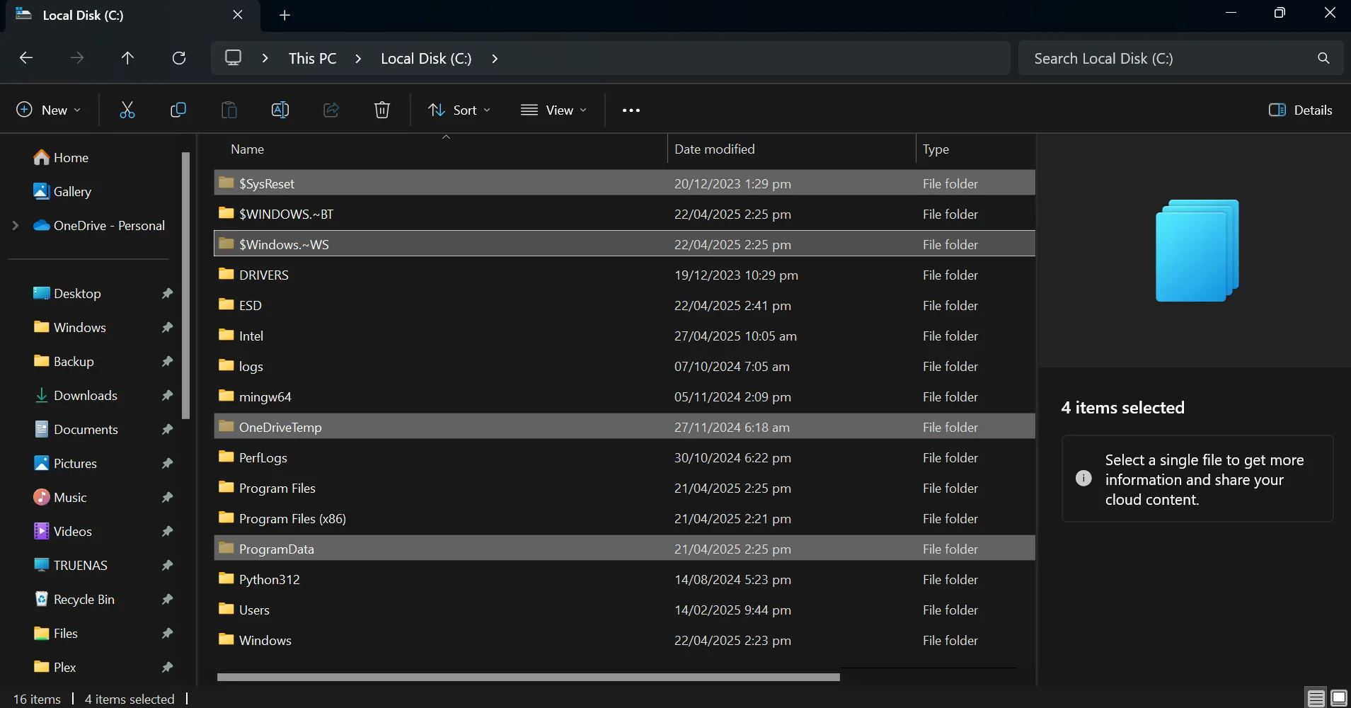 Giao diện File Explorer cho phép hiển thị các tệp và thư mục ẩn trên Windows.