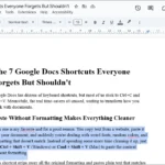Giao diện Google Docs với tính năng gõ văn bản bằng giọng nói đang hoạt động, hiển thị biểu tượng micro màu đỏ