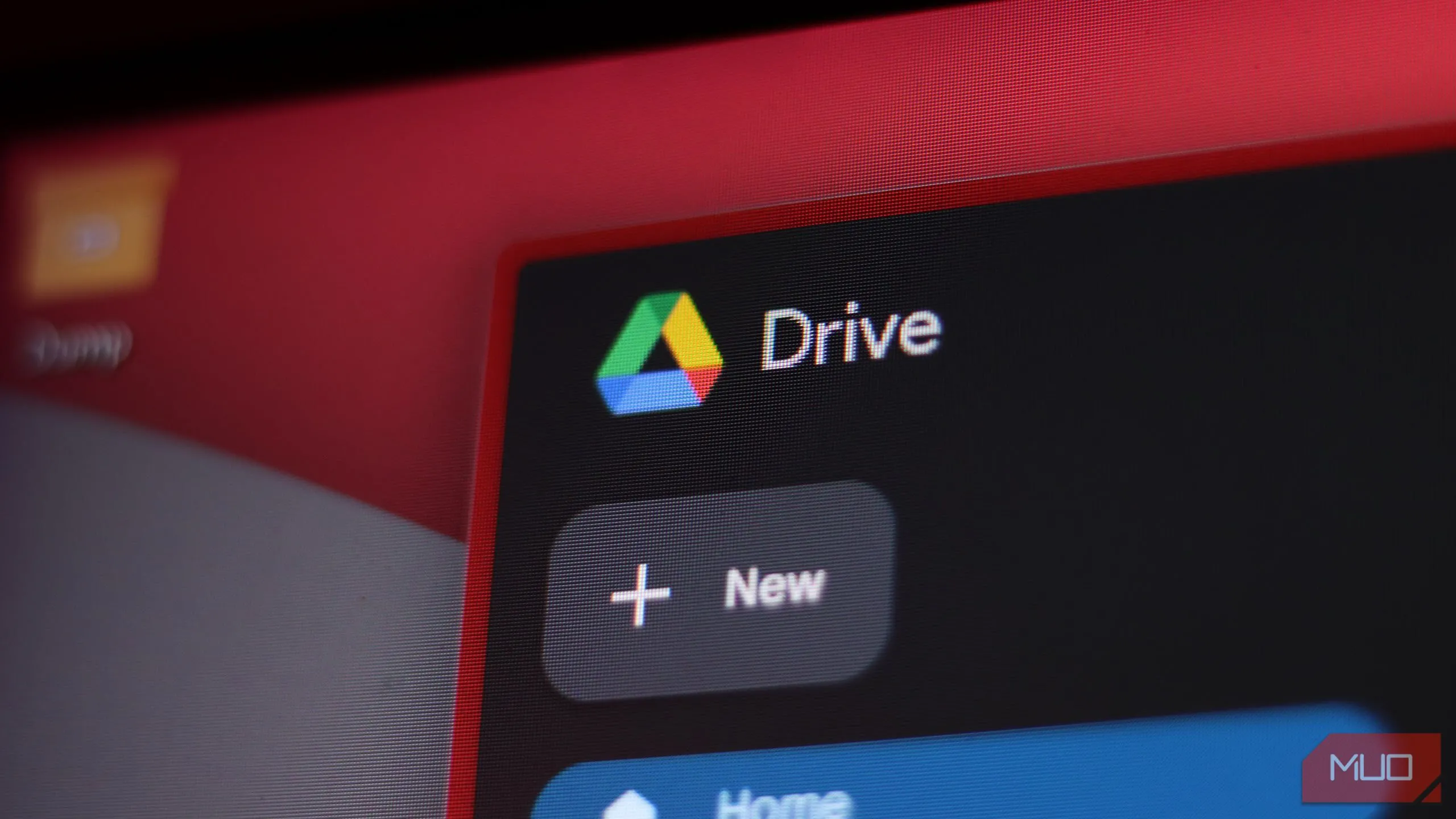 Giao diện Google Drive đang mở trên trình duyệt Zen, hiển thị các thư mục và tệp tin được tổ chức rõ ràng