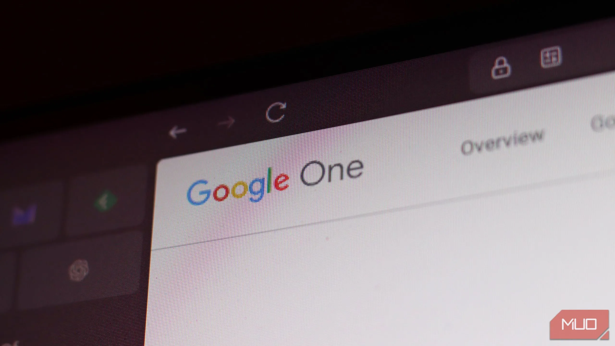 Giao diện Google One hiển thị trên trình duyệt web, minh họa các gói dịch vụ và dung lượng lưu trữ
