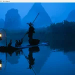 Giao diện hệ điều hành Raspberry Pi OS trên màn hình máy tính, thể hiện khả năng đa nhiệm của Raspberry Pi 5 16GB khi chạy các ứng dụng như trình duyệt và cửa sổ code.
