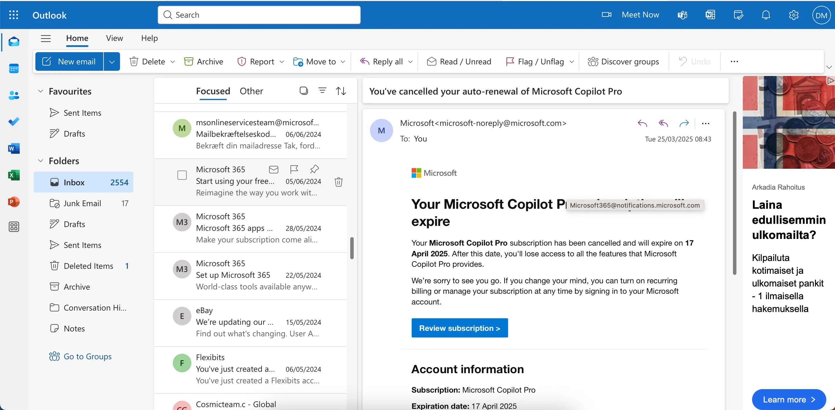 Giao diện hộp thư đến của Outlook với nhiều tính năng và nút điều khiển