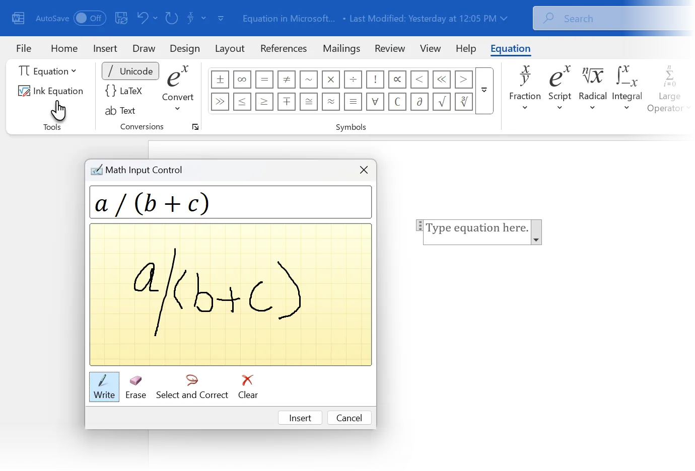Giao diện Ink Equation trong Word, cho phép người dùng viết công thức toán bằng tay và chuyển đổi sang dạng số hóa.