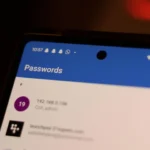 Giao diện phần mật khẩu trong ứng dụng Microsoft Authenticator trên điện thoại