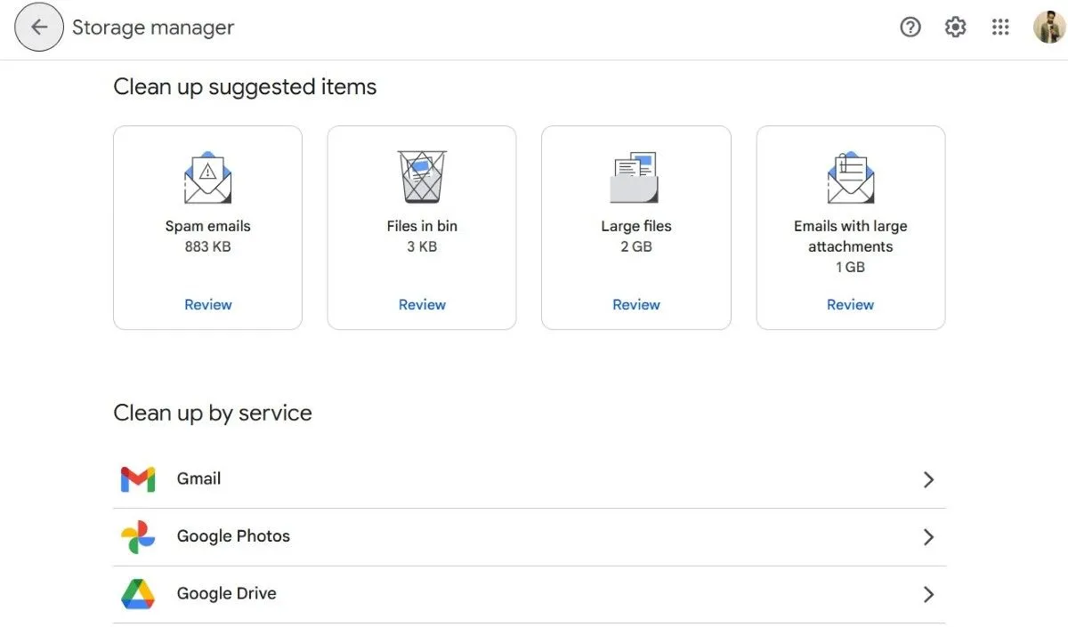 Giao diện Trình quản lý Bộ nhớ Google Drive, hiển thị các gợi ý dọn dẹp không gian như email spam và tệp trong thùng rác