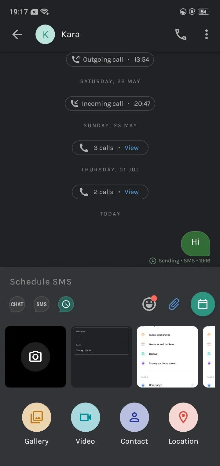 Giao diện Truecaller cho phép đính kèm tệp trong tin nhắn SMS, thể hiện khả năng quản lý tin nhắn toàn diện của ứng dụng