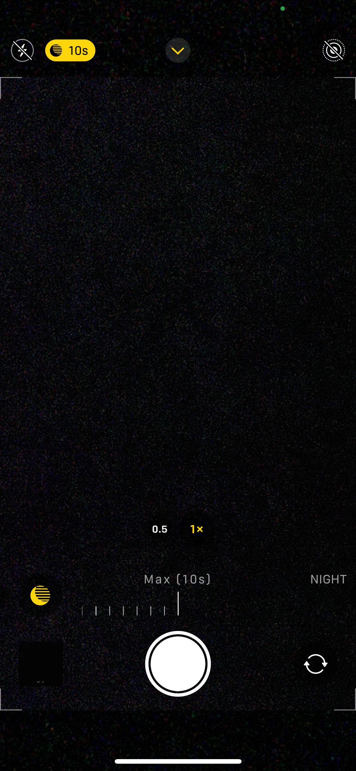 Giao diện ứng dụng Camera iPhone với thanh trượt điều chỉnh thời lượng Chế độ Ban đêm (Night Mode) được đặt ở mức Tối đa (Max).
