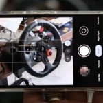 Giao diện ứng dụng Google Camera với tính năng Night Sight đang bật trên điện thoại Pixel 9a, hiển thị khả năng chụp ảnh thiếu sáng ấn tượng.
