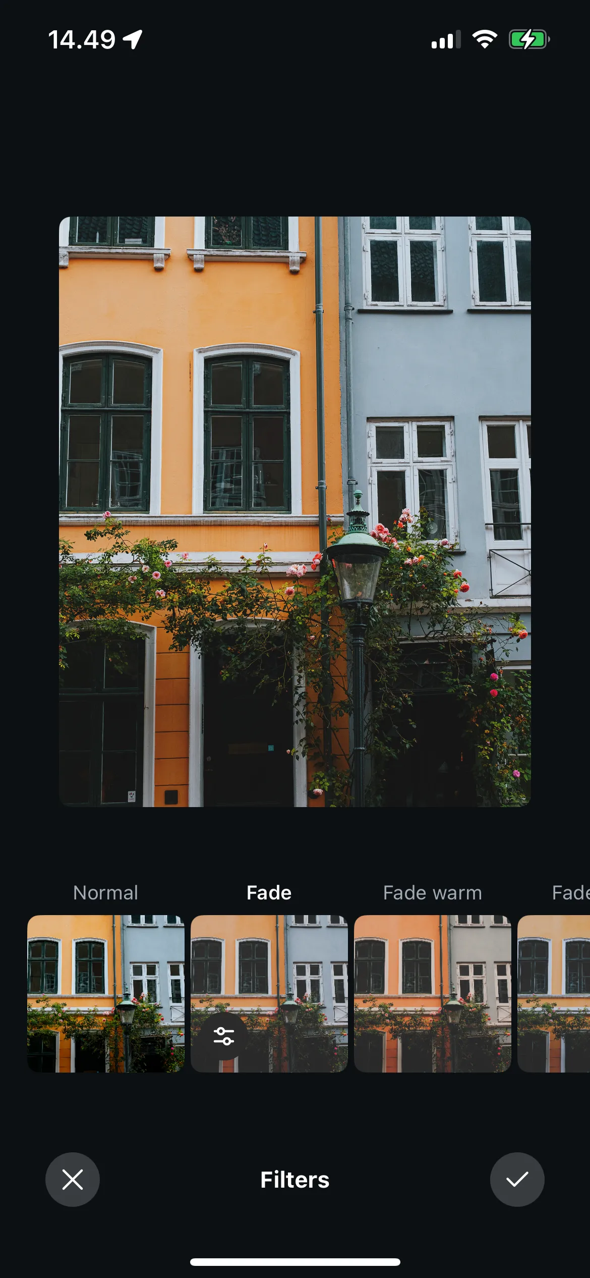Giao diện ứng dụng Instagram khi áp dụng bộ lọc Fade, giúp giảm độ tương phản của ảnh