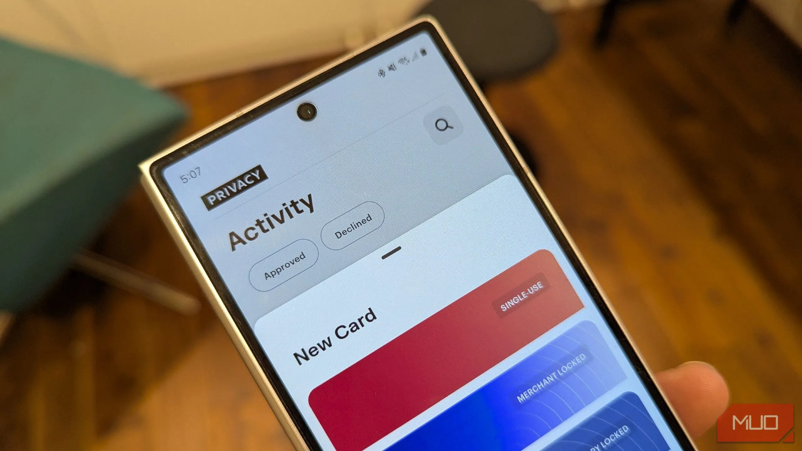 Giao diện ứng dụng Privacy hỗ trợ tạo thẻ thanh toán ảo bảo mật trên điện thoại thông minh.