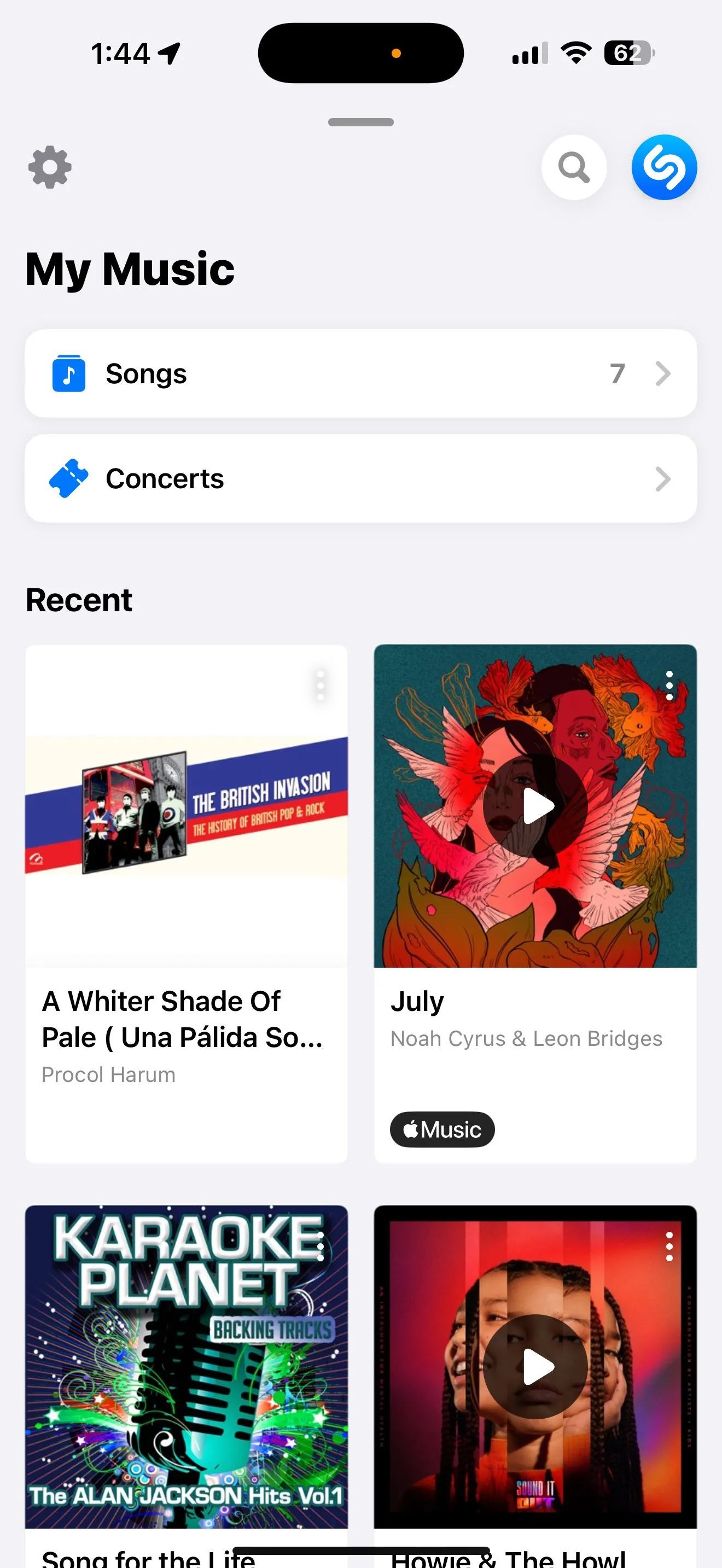 Giao diện ứng dụng Shazam hiển thị danh sách các bài hát đã nhận diện trong mục "My Shazam Tracks"