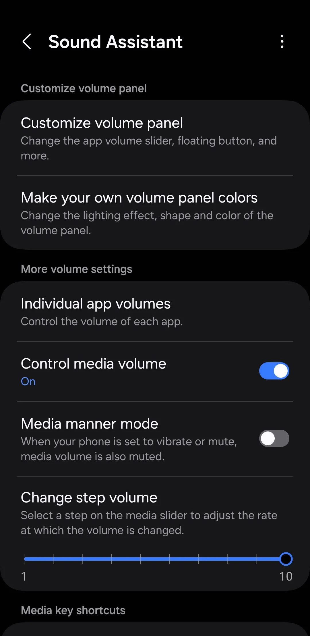 Giao diện ứng dụng Sound Assistant trên điện thoại Samsung, hiển thị tùy chọn điều chỉnh âm lượng riêng cho từng ứng dụng.