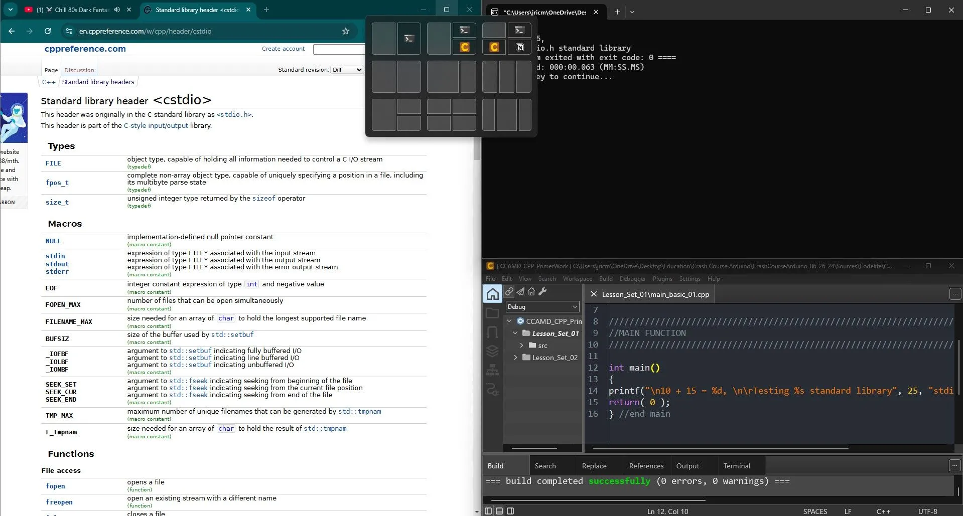 Giao diện Windows 11 với nhiều cửa sổ ứng dụng được sắp xếp khoa học bằng Snap Layouts, minh họa khả năng đa nhiệm và tổ chức không gian làm việc hiệu quả.