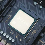 Hình ảnh chip AMD Ryzen trong socket bo mạch chủ minh họa chip thật và chip giả trên thị trường linh kiện máy tính