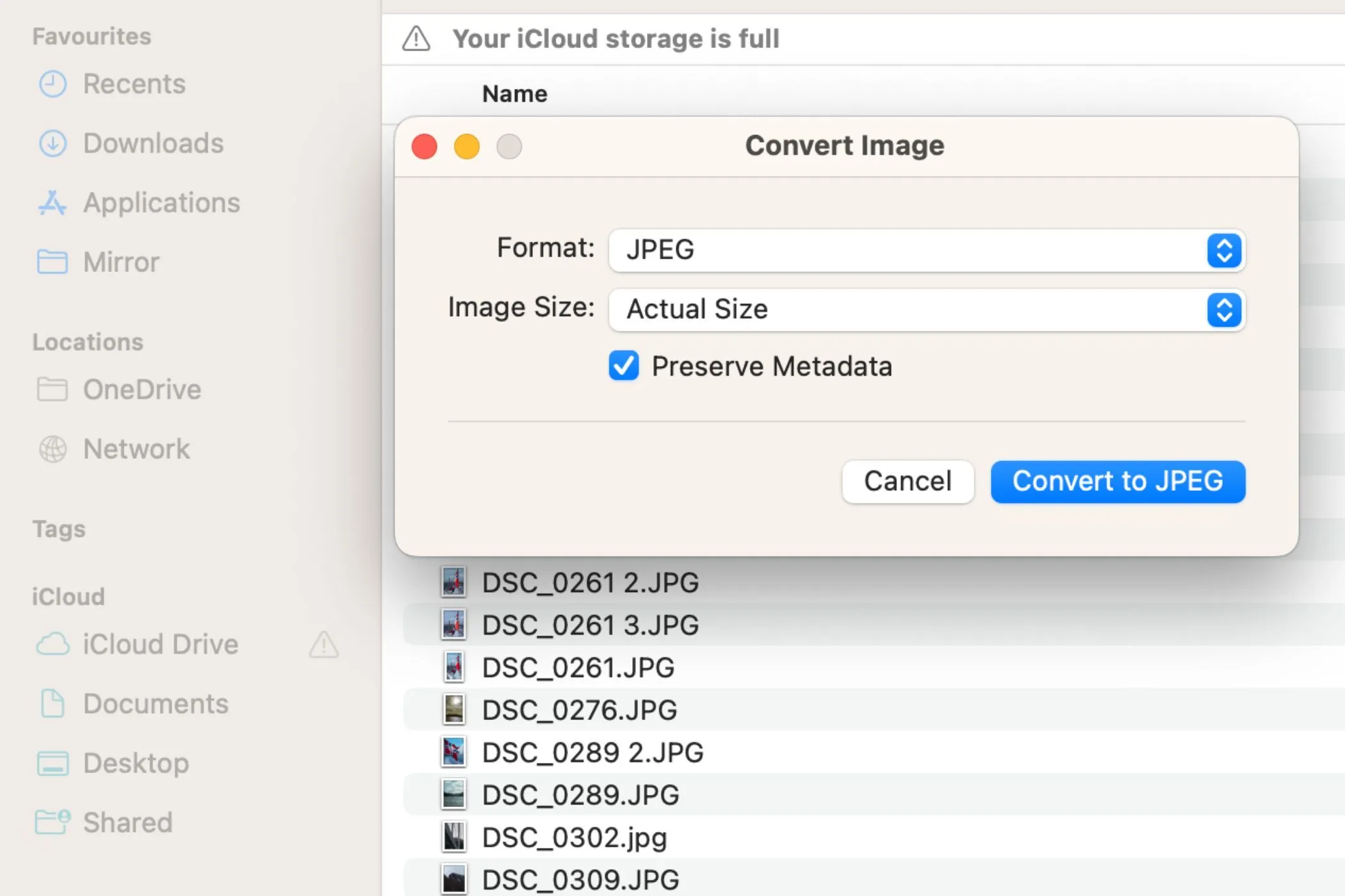 Hướng dẫn chuyển đổi và xóa siêu dữ liệu (metadata) khỏi ảnh trên MacBook, giúp bảo vệ quyền riêng tư.