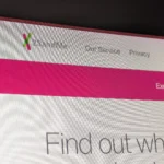 Logo 23andMe trên trang web, minh họa cho vụ rò rỉ dữ liệu di truyền nghiêm trọng