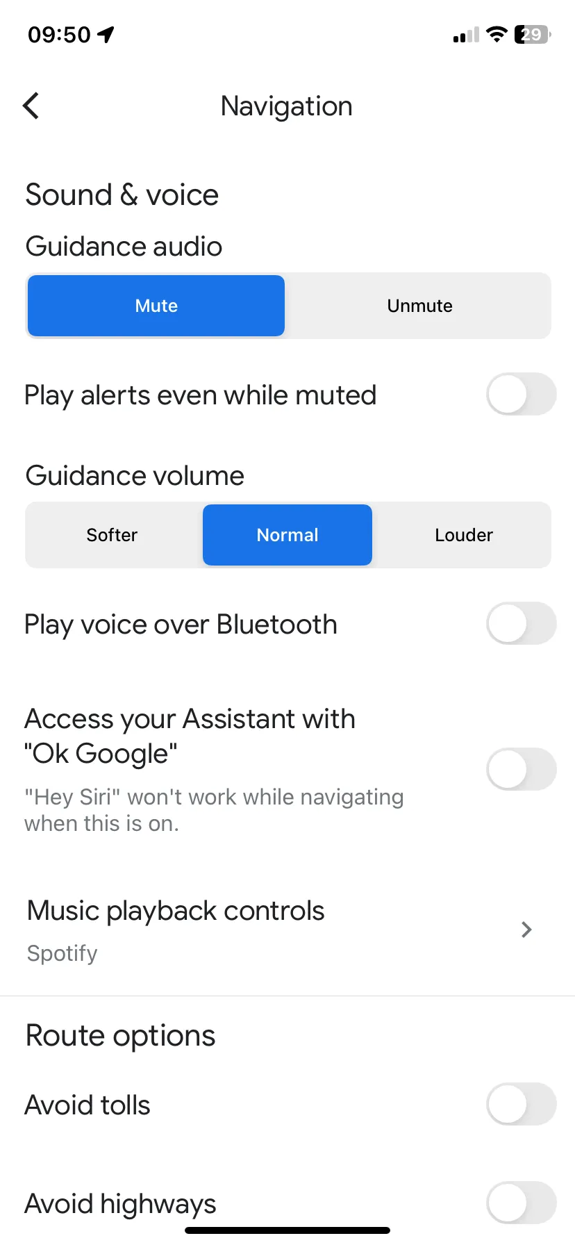 Màn hình cài đặt Google Maps trên iOS với tùy chọn Điều hướng và Điều khiển phát nhạc đang mở, minh họa cách kết nối ứng dụng nghe nhạc trên iPhone.