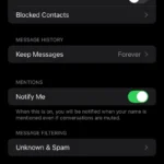 Màn hình cài đặt Tin nhắn (Messages) trong ứng dụng Cài đặt (Settings) trên iPhone, hiển thị tùy chọn "Giữ Tin nhắn" để quản lý dung lượng.